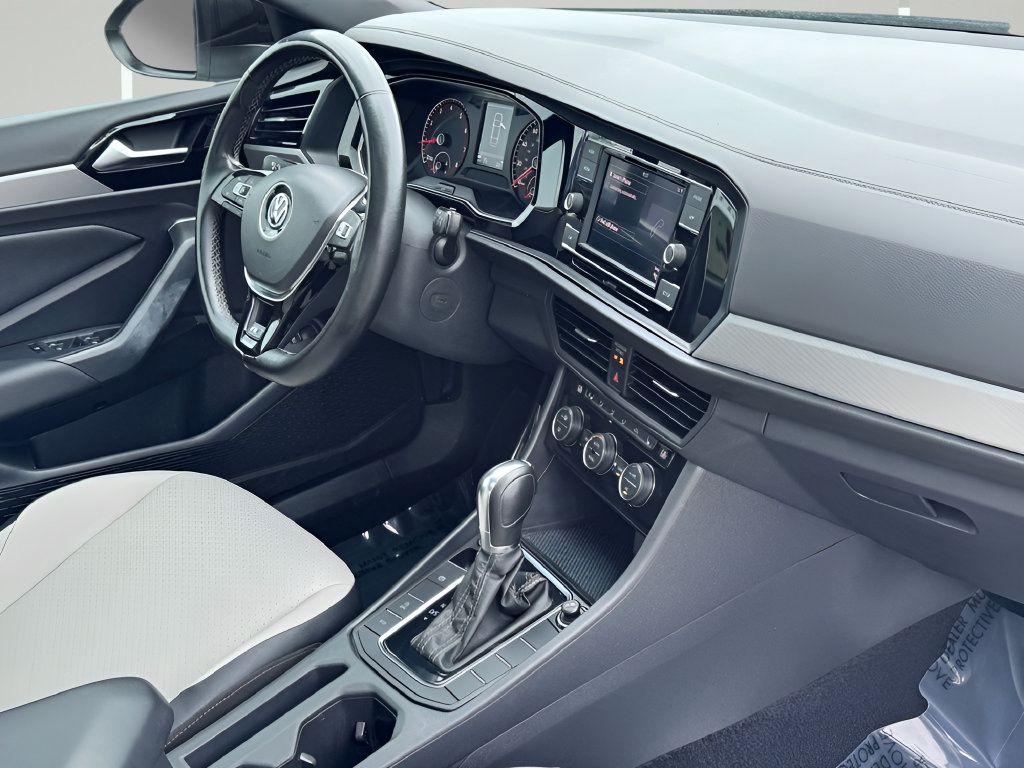 Used 2019 Volkswagen Jetta R-Line FWD image 11