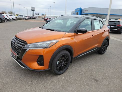 New 2024 Nissan Kicks SR w/ SR Premium Package image 5