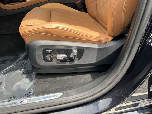 Used 2024 BMW X7 xDrive40i w/ M Sport Package AWD/4WD image 14