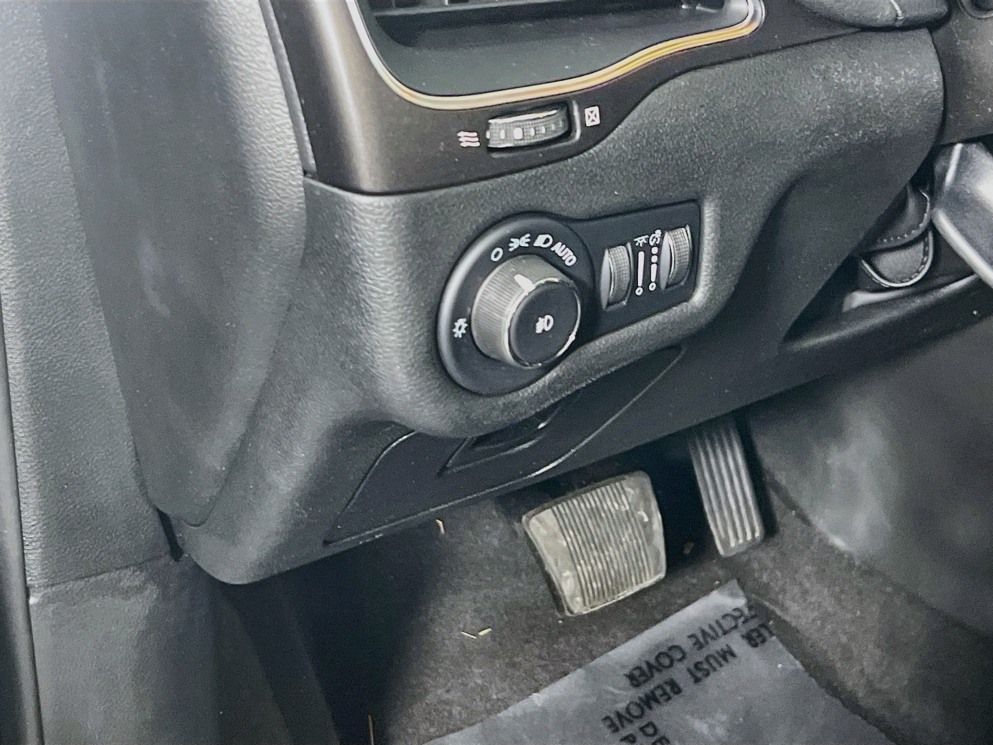 Used 2022 Jeep Cherokee Trailhawk AWD/4WD image 10