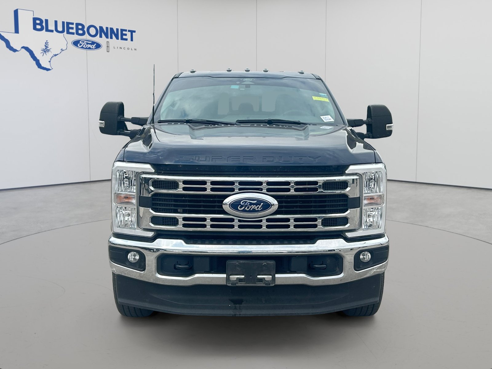 Used 2024 Ford F350 XLT AWD/4WD image 2