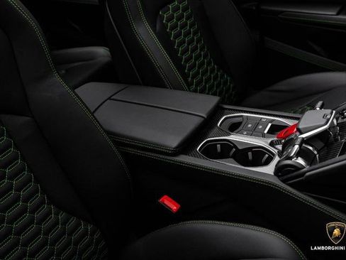 Used 2022 Lamborghini Urus AWD/4WD image 49