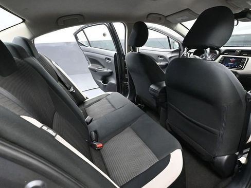 Used 2021 Nissan Versa SV image 34