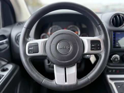 Used 2015 Jeep Compass High Altitude image 25