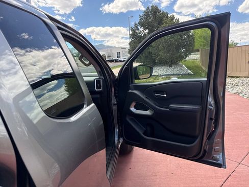 Used 2025 Nissan Frontier SV AWD/4WD image 24