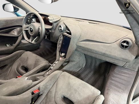 Used 2024 McLaren 750S RWD image 9