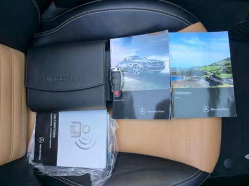 Used 2015 Mercedes-Benz SLK 250 image 30