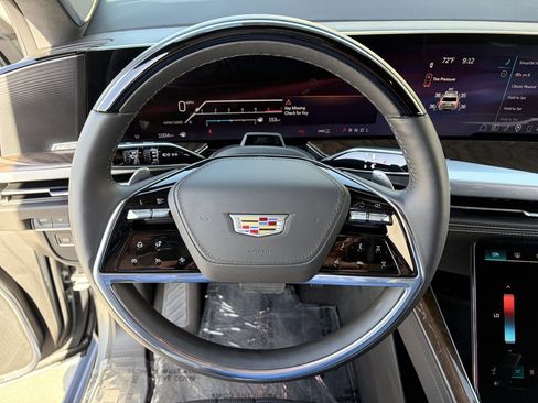 Certified 2025 Cadillac Escalade ESV Sport Platinum AWD/4WD image 25