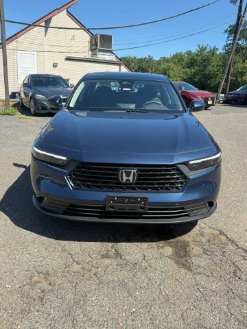 Used 2024 Honda Accord EX image 2