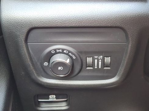 Certified 2022 Jeep Grand Cherokee L Limited w/ Luxury Tech Group II image 23