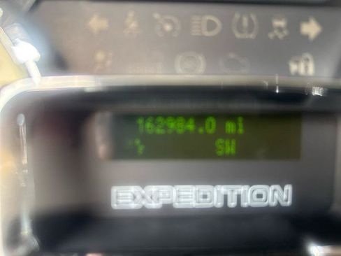 Used 2010 Ford Expedition XLT RWD image 11