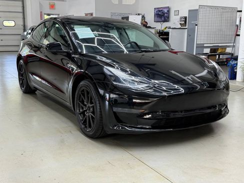Used 2021 Tesla Model 3 Standard Range Plus RWD image 1