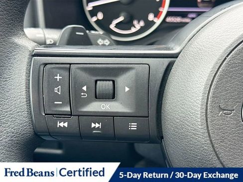 Used 2024 Nissan Rogue SV image 35