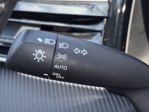 Used 2025 Toyota Camry SE FWD image 20