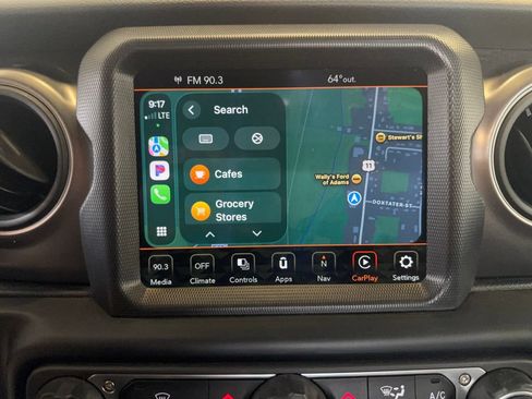 Used 2023 Jeep Gladiator Sport AWD/4WD image 18
