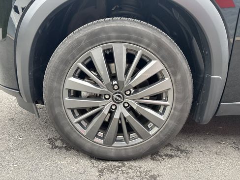 Used 2025 Nissan Pathfinder SL w/ SL Premium Package image 11