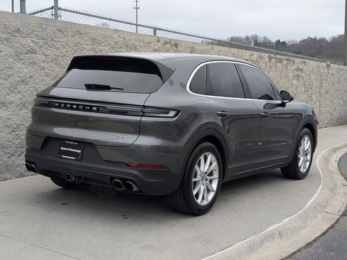 Certified 2024 Porsche Cayenne image 8
