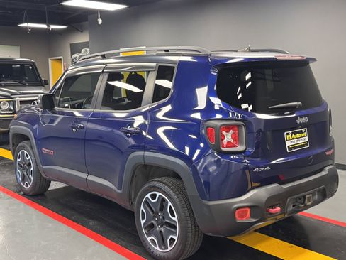 Used 2016 Jeep Renegade Trailhawk w/ Premium Trailhawk Package image 4