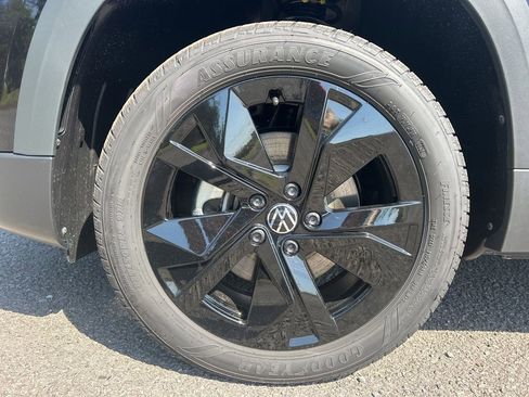 New 2026 Volkswagen Taos SE FWD image 6