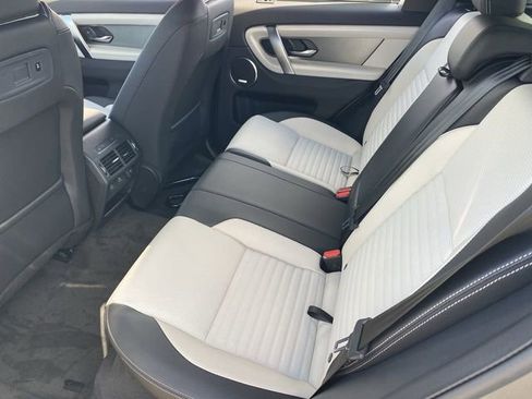 New 2025 Land Rover Discovery Sport Dynamic SE image 15