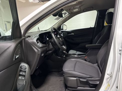 Used 2025 Buick Encore GX Preferred FWD image 19
