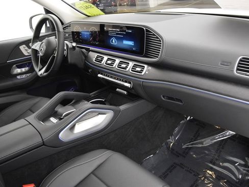 Used 2026 Mercedes-Benz GLS 450 4MATIC image 15