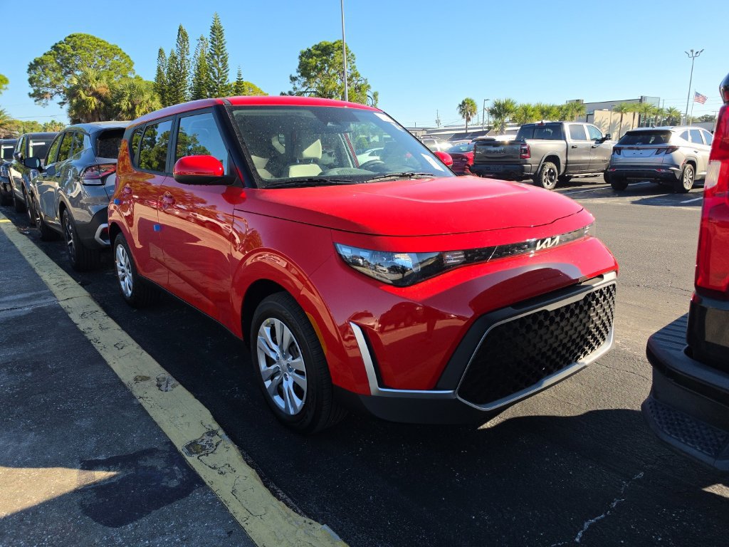 Certified 2023 Kia Soul S FWD image 2