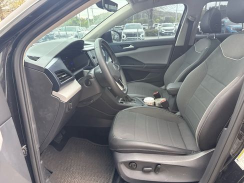 Used 2023 Volkswagen Taos SE w/ Panoramic Sunroof Package image 20