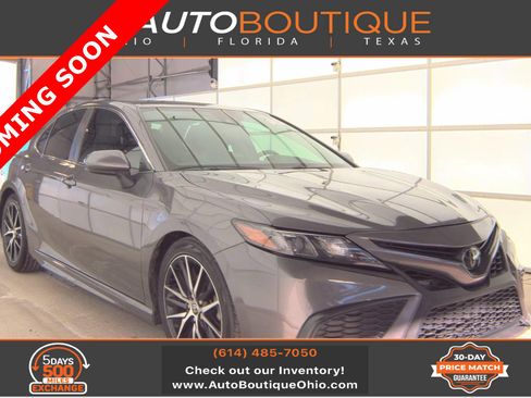 Used 2021 Toyota Camry SE image 1