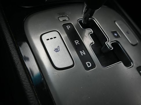 Used 2013 Hyundai Genesis 3.8 RWD image 22