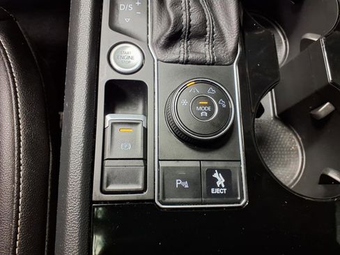 Used 2021 Volkswagen Atlas SEL image 17