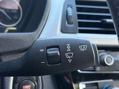 Used 2016 BMW 320i Sedan image 32