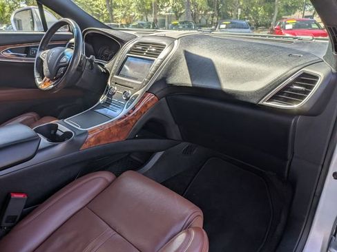 Used 2018 Lincoln MKX Reserve w/ Driver Assistance Package FWD image 30