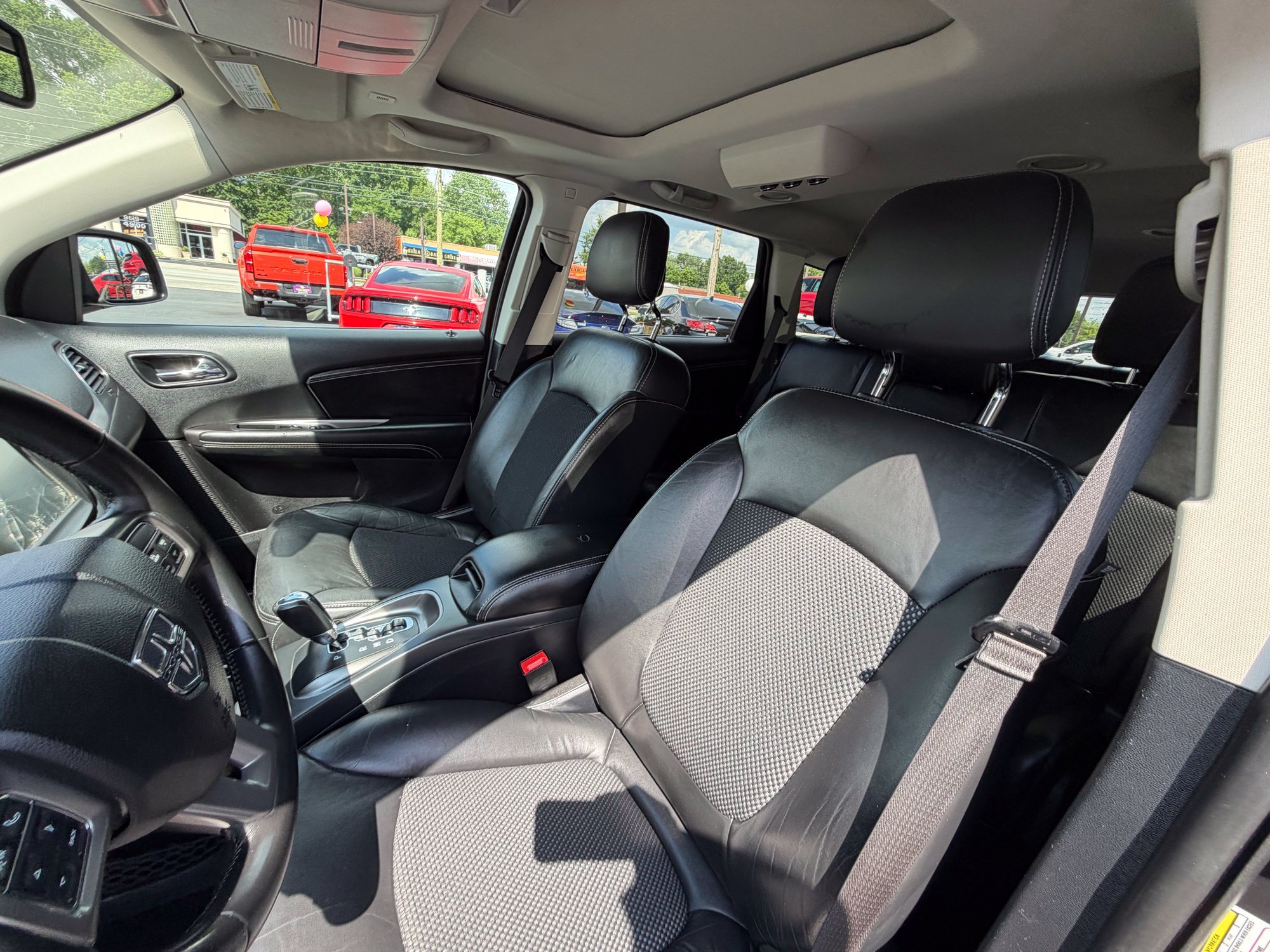 Used 2018 Dodge Journey Crossroad w/ Nav & Sun Group AWD/4WD image 15