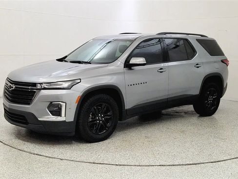 Used 2023 Chevrolet Traverse LT w/ Midnight/Sport Edition image 3