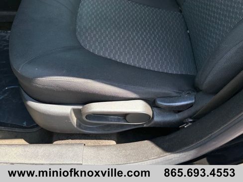 Used 2010 Chevrolet HHR LS FWD image 12