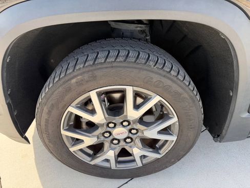 Used 2021 GMC Acadia SLE AWD/4WD image 13