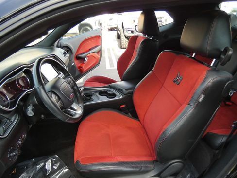 Used 2017 Dodge Challenger R/T Scat Pack w/ Dynamics Package image 48