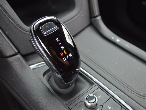 Used 2023 Cadillac XT6 Premium Luxury w/ Technology Package AWD/4WD image 23