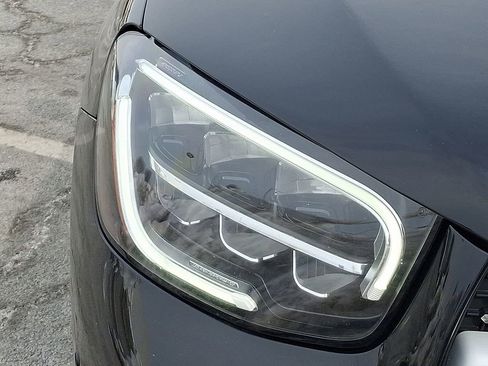 Used 2021 Mercedes-Benz GLC 300 4MATIC image 9