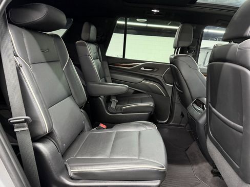 Used 2023 Cadillac Escalade Premium Luxury image 25