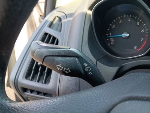 Used 2015 Ford Focus SE FWD image 17