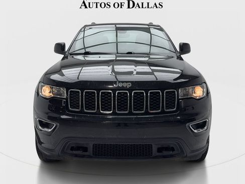 Used 2018 Jeep Grand Cherokee Laredo AWD/4WD image 3