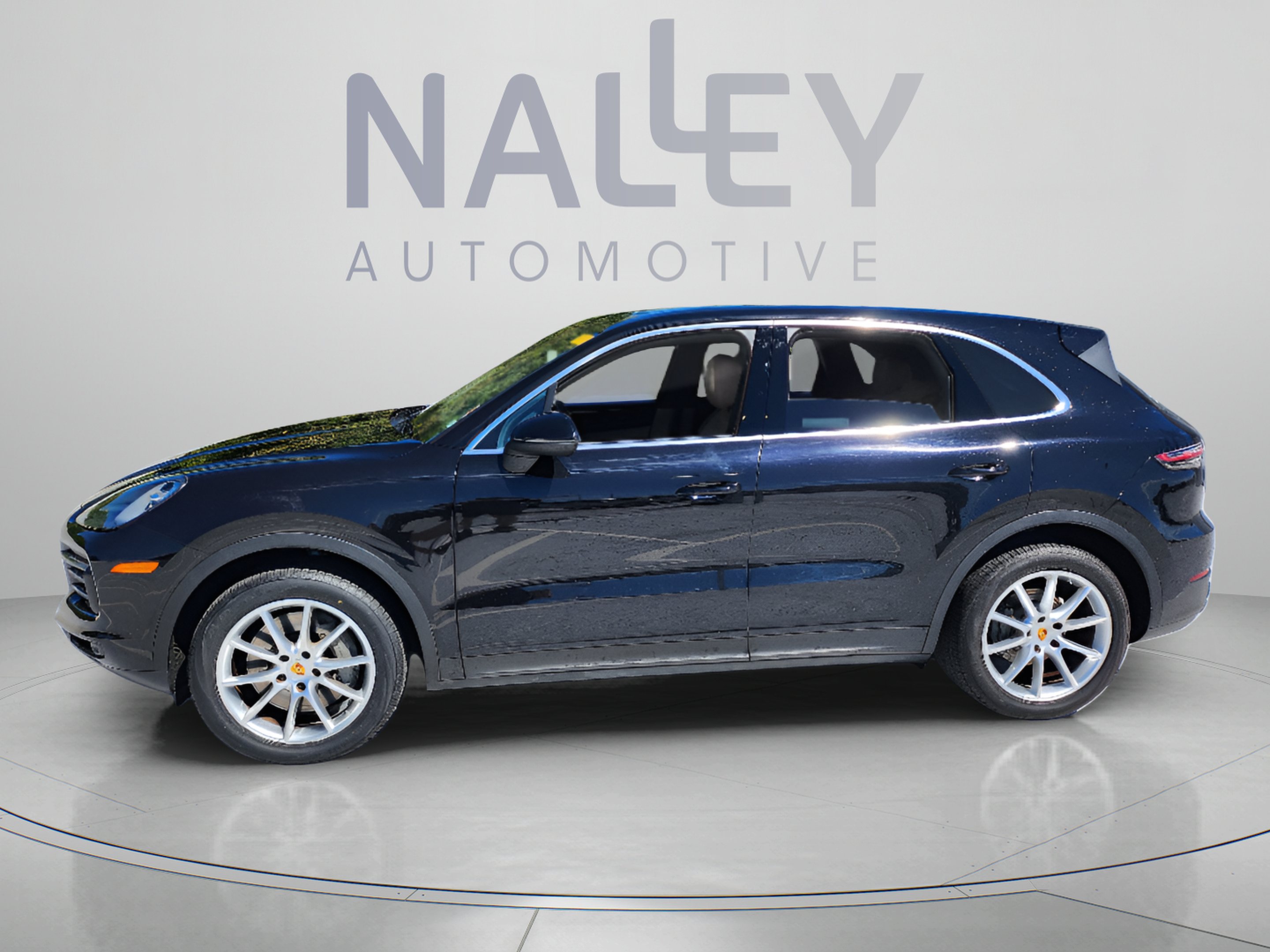 Used 2019 Porsche Cayenne S AWD/4WD image 2