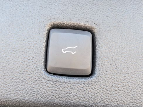 Used 2022 Ford Escape Titanium w/ Class II Trailer Tow Package image 31