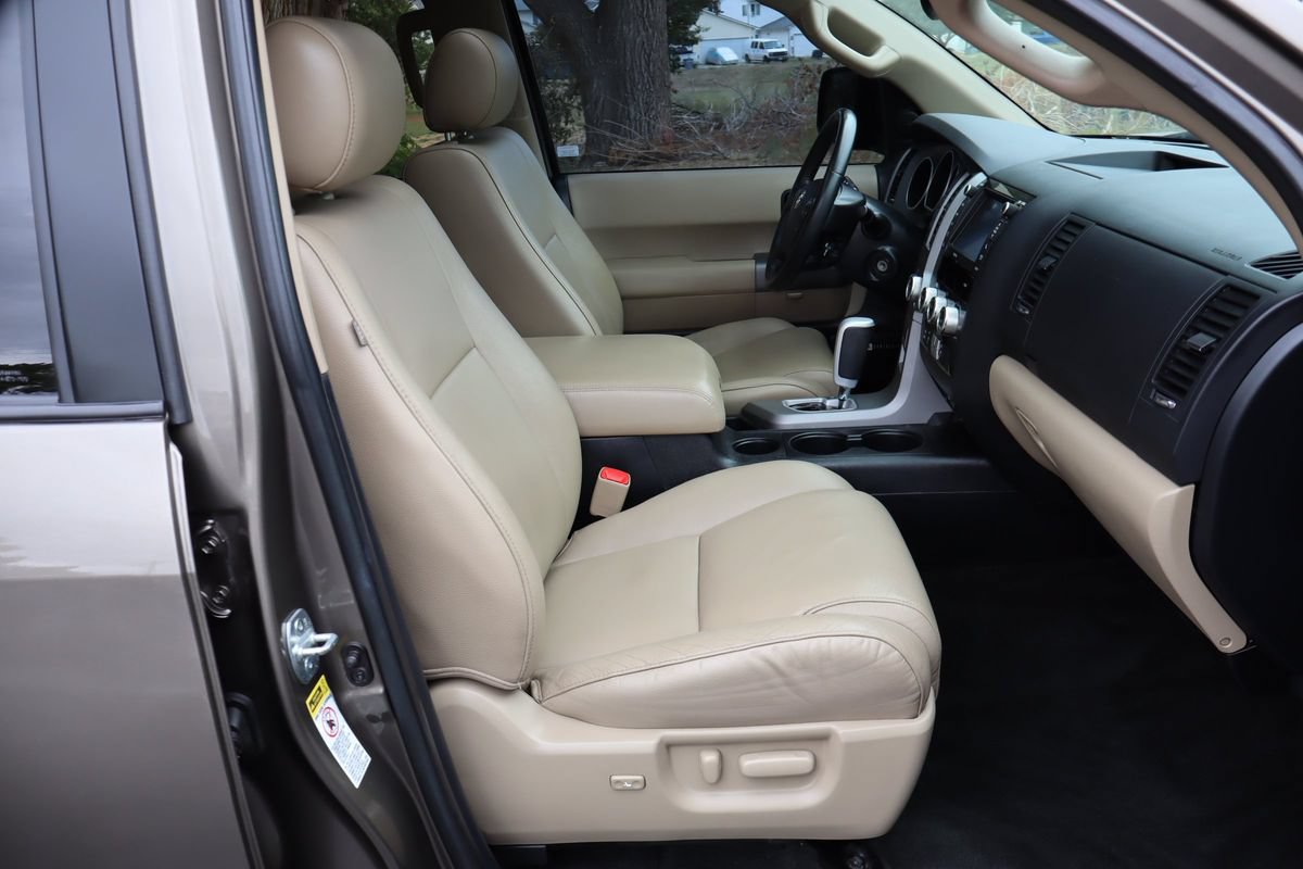 Used 2013 Toyota Sequoia Limited AWD/4WD image 23