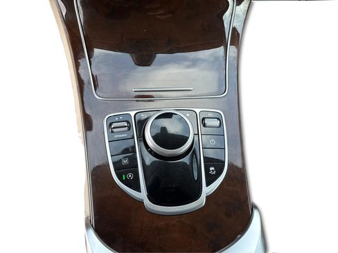 Used 2019 Mercedes-Benz GLC 300 4MATIC image 19