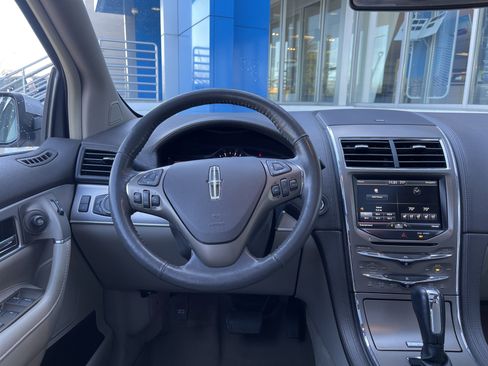 Used 2015 Lincoln MKX AWD w/ Equipment Group 102A image 18