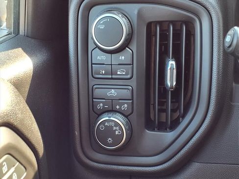 Used 2023 Chevrolet Silverado 1500 Custom image 10