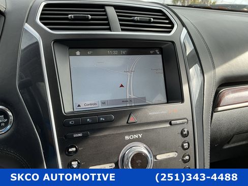 Used 2019 Ford Explorer Platinum image 16